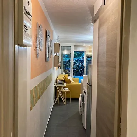 En Rez-de-jardin Avec Terrasse Апартаменты *