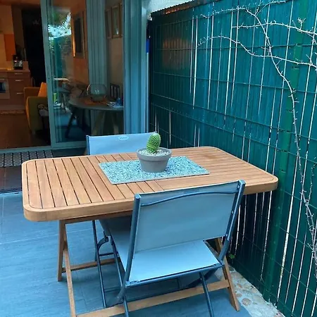 Апартаменты En Rez-de-jardin Avec Terrasse Ла-Гранд-Мот